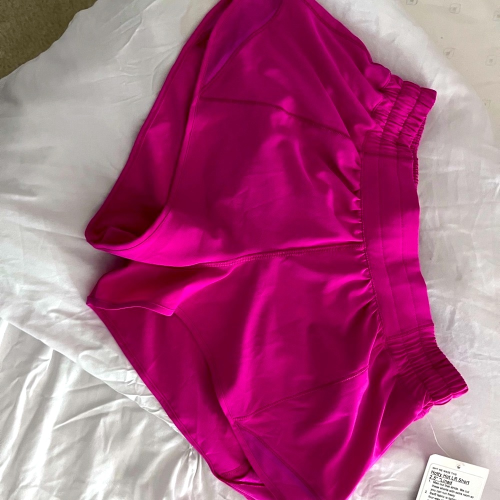 Lululemon Sonic Pink Hotty Hot Shorts. Size 8, 2.5in